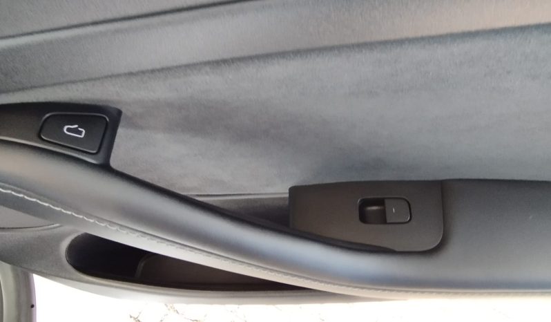 Tesla Model 3 completo