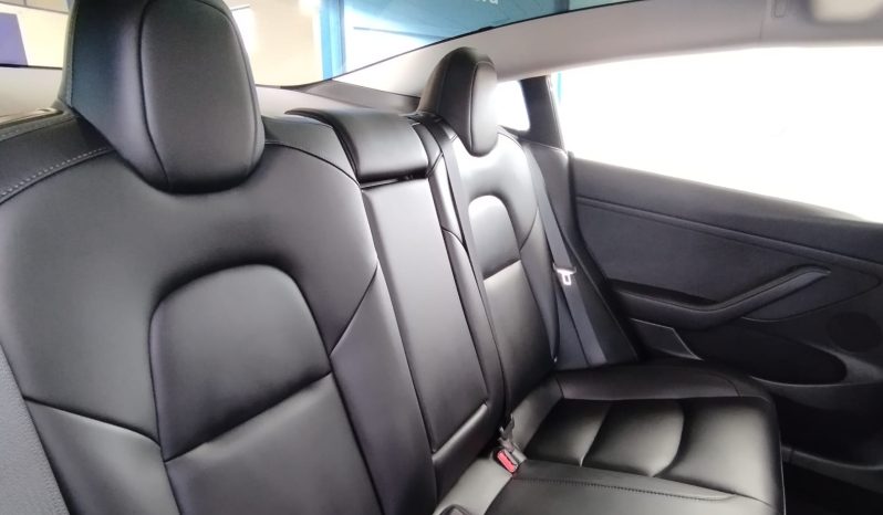 Tesla Model 3 completo