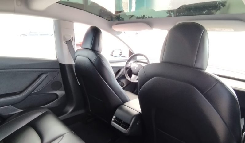Tesla Model 3 completo