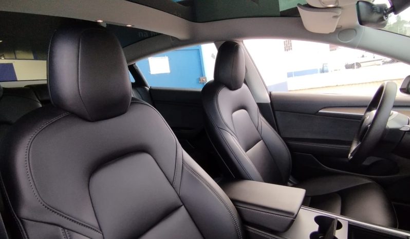 Tesla Model 3 completo