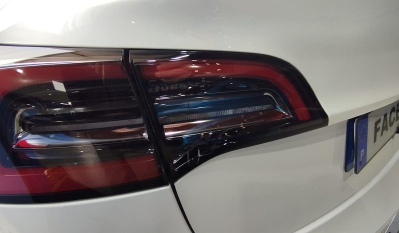 Tesla Model 3 completo