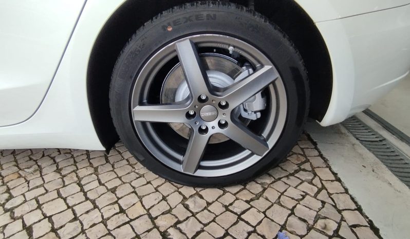 Tesla Model 3 completo