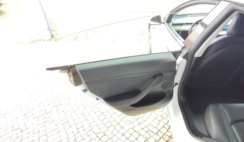 Tesla Model 3 completo