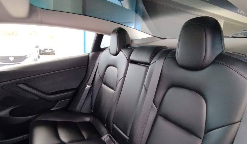 Tesla Model 3 completo