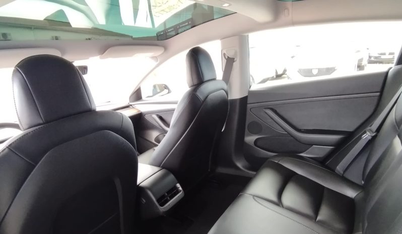 Tesla Model 3 completo