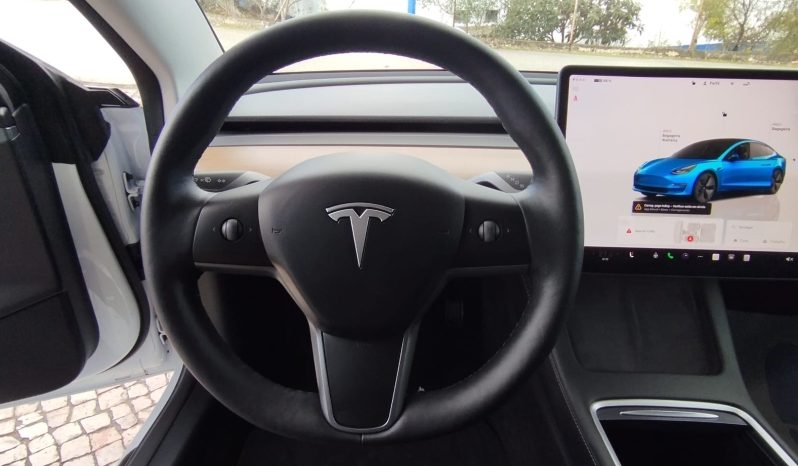 Tesla Model 3 completo