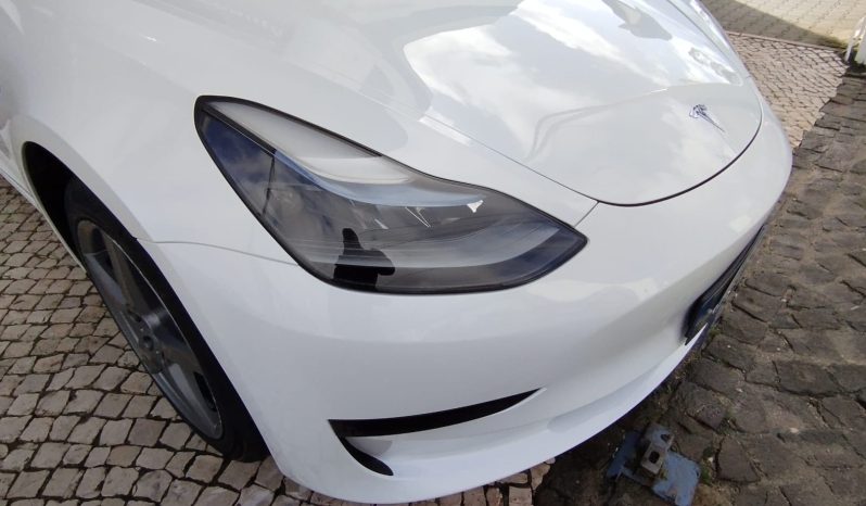 Tesla Model 3 completo