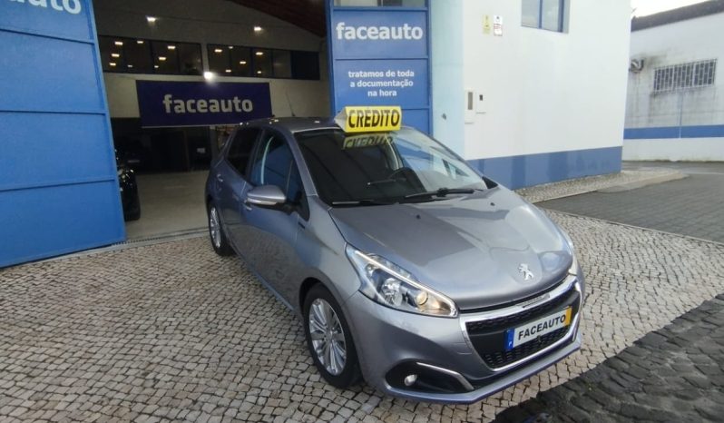 Peugeot 208 completo
