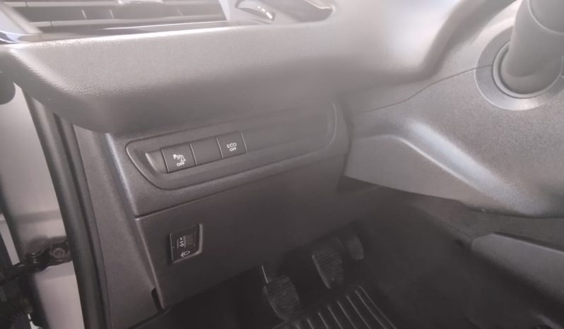 Peugeot 208 completo