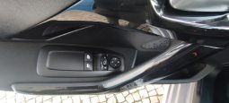 Peugeot 208 completo