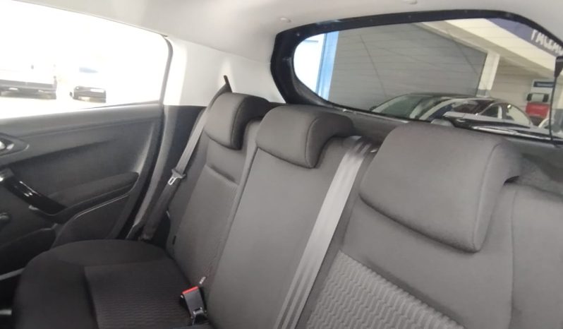 Peugeot 208 completo