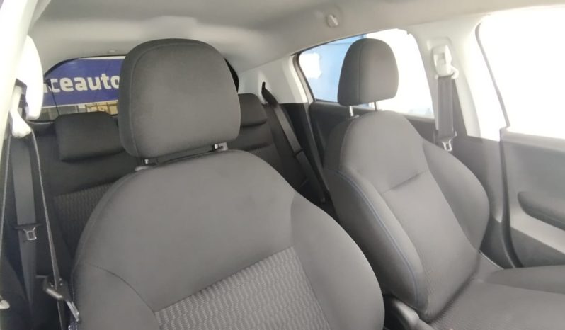 Peugeot 208 completo