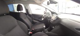 Peugeot 208 completo