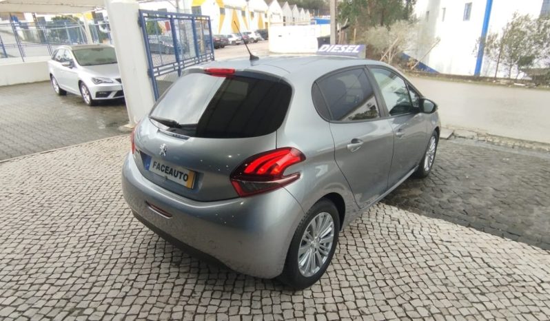 Peugeot 208 completo