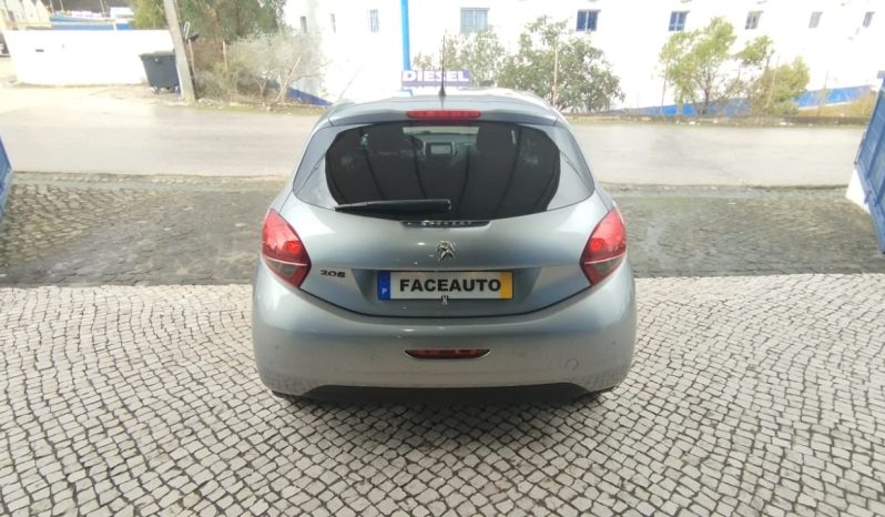 Peugeot 208 completo