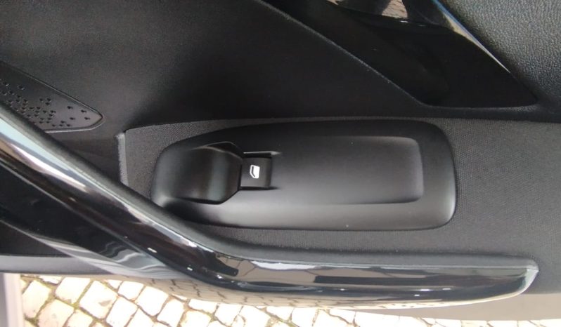 Peugeot 208 completo