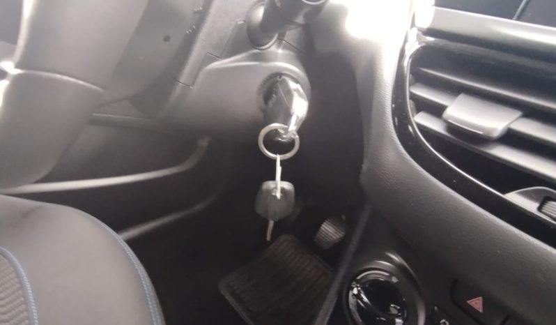 Peugeot 208 completo