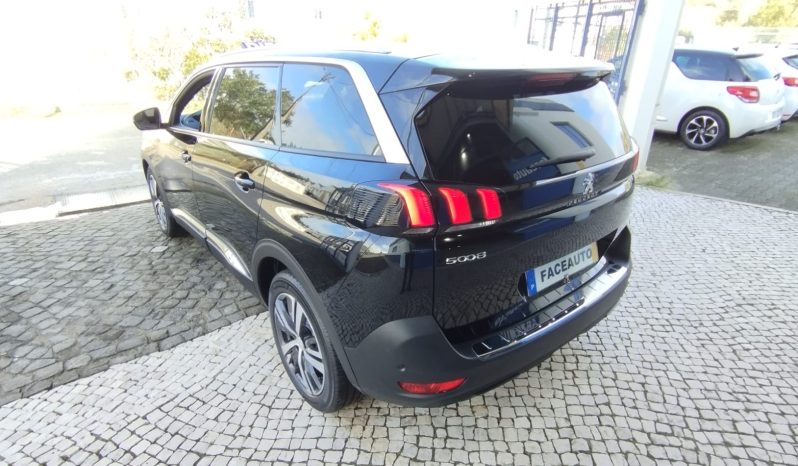 Peugeot 5008 completo