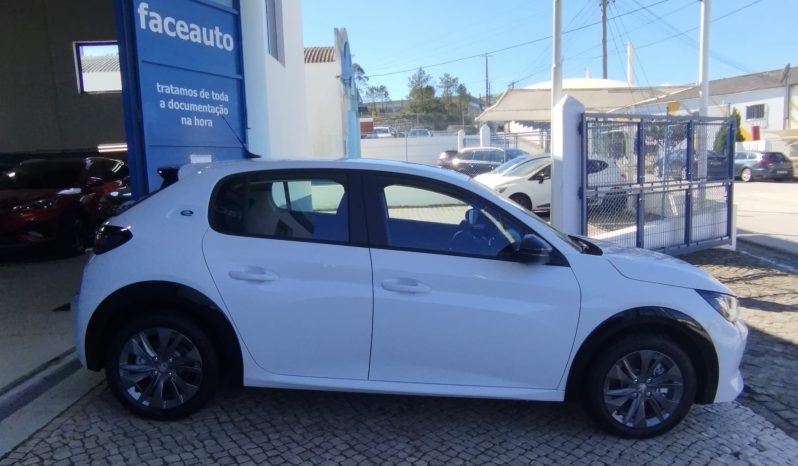 Peugeot e-208 completo