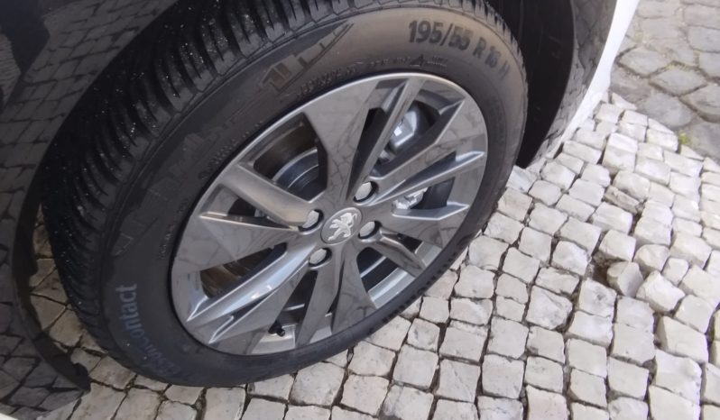 Peugeot e-208 completo