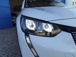 Peugeot e-208 completo