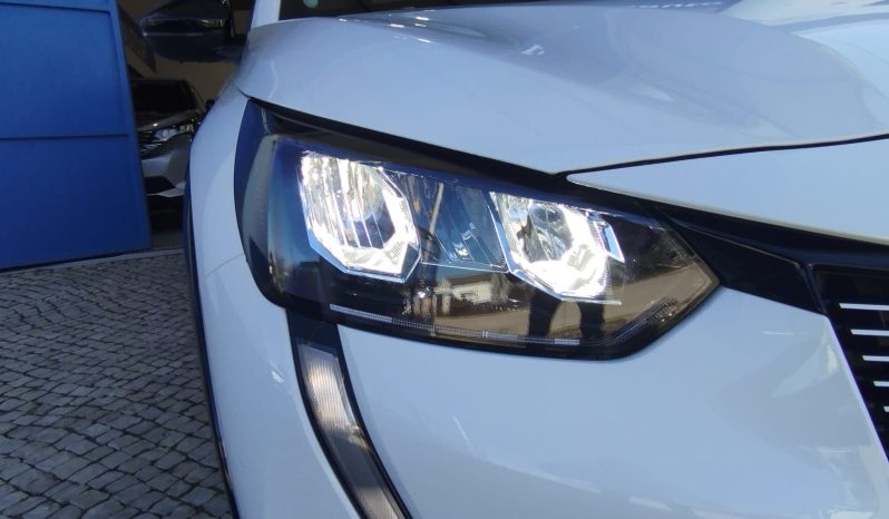 Peugeot e-208 completo