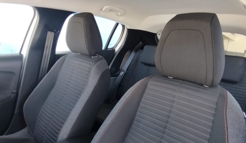 Peugeot e-208 completo