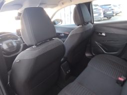 Peugeot e-208 completo