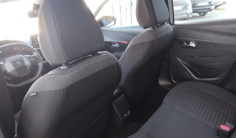 Peugeot e-208 completo