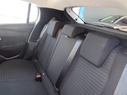 Peugeot e-208 completo