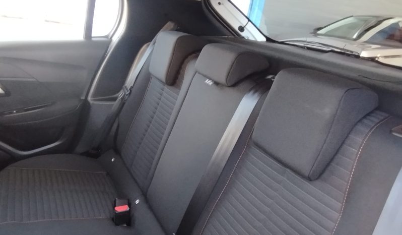 Peugeot e-208 completo