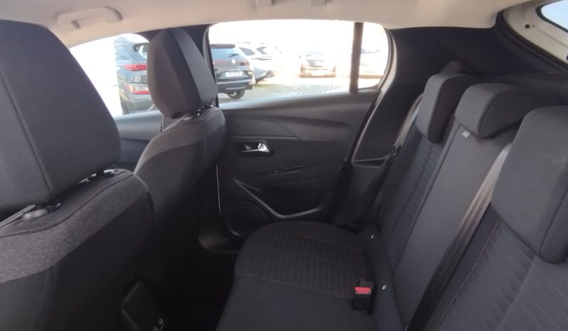 Peugeot e-208 completo