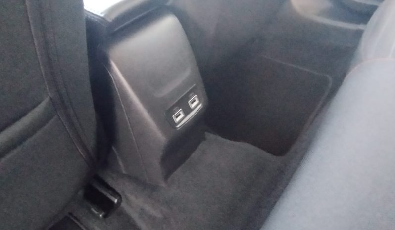 Peugeot e-208 completo