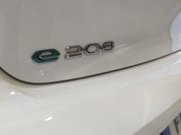 Peugeot e-208 completo