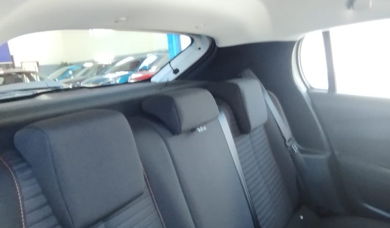 Peugeot e-208 completo