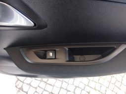 Peugeot e-208 completo