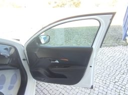 Peugeot e-208 completo