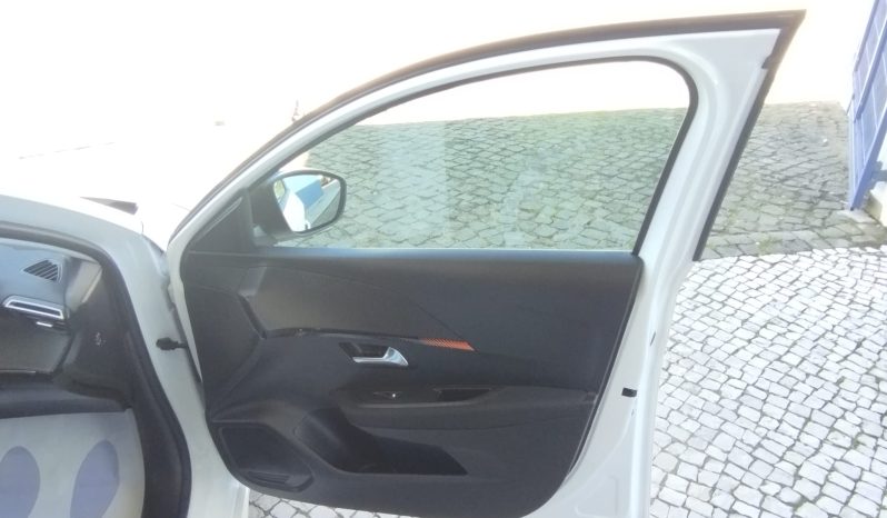 Peugeot e-208 completo