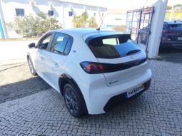 Peugeot e-208 completo