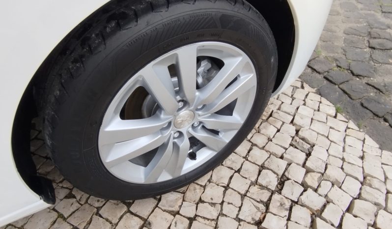 Peugeot 308 completo