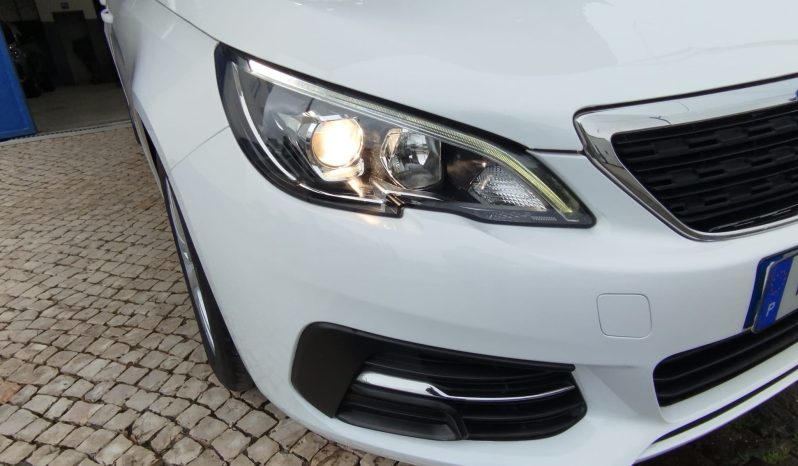 Peugeot 308 completo