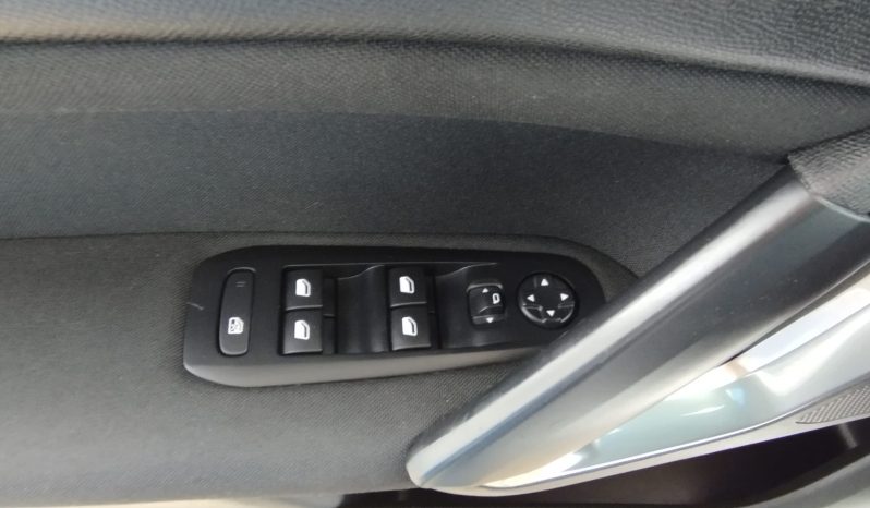 Peugeot 308 completo