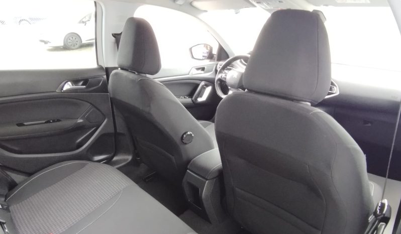 Peugeot 308 completo