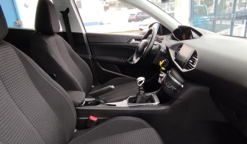 Peugeot 308 completo