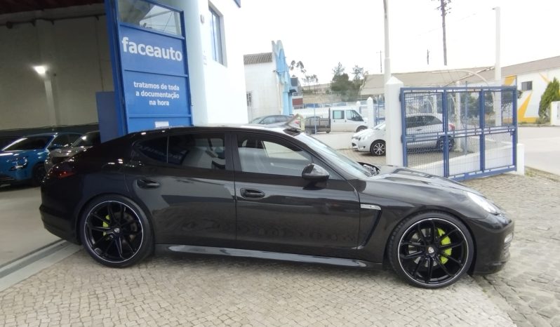 Porsche Panamera completo