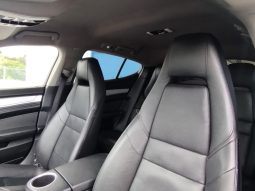 Porsche Panamera completo
