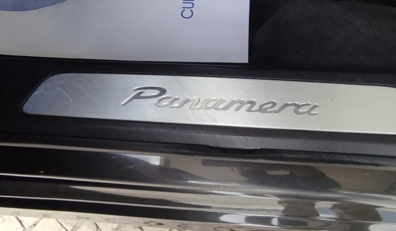 Porsche Panamera completo