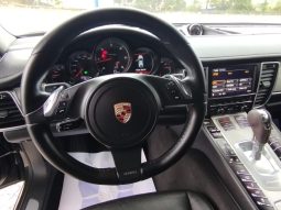 Porsche Panamera completo