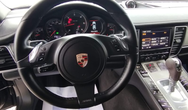 Porsche Panamera completo