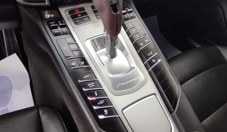 Porsche Panamera completo